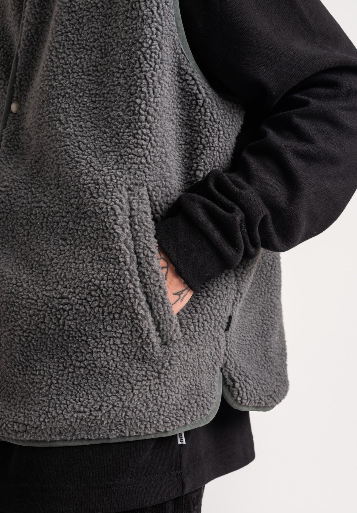 TITUS Asja Weste greyblue – Detailansicht 1