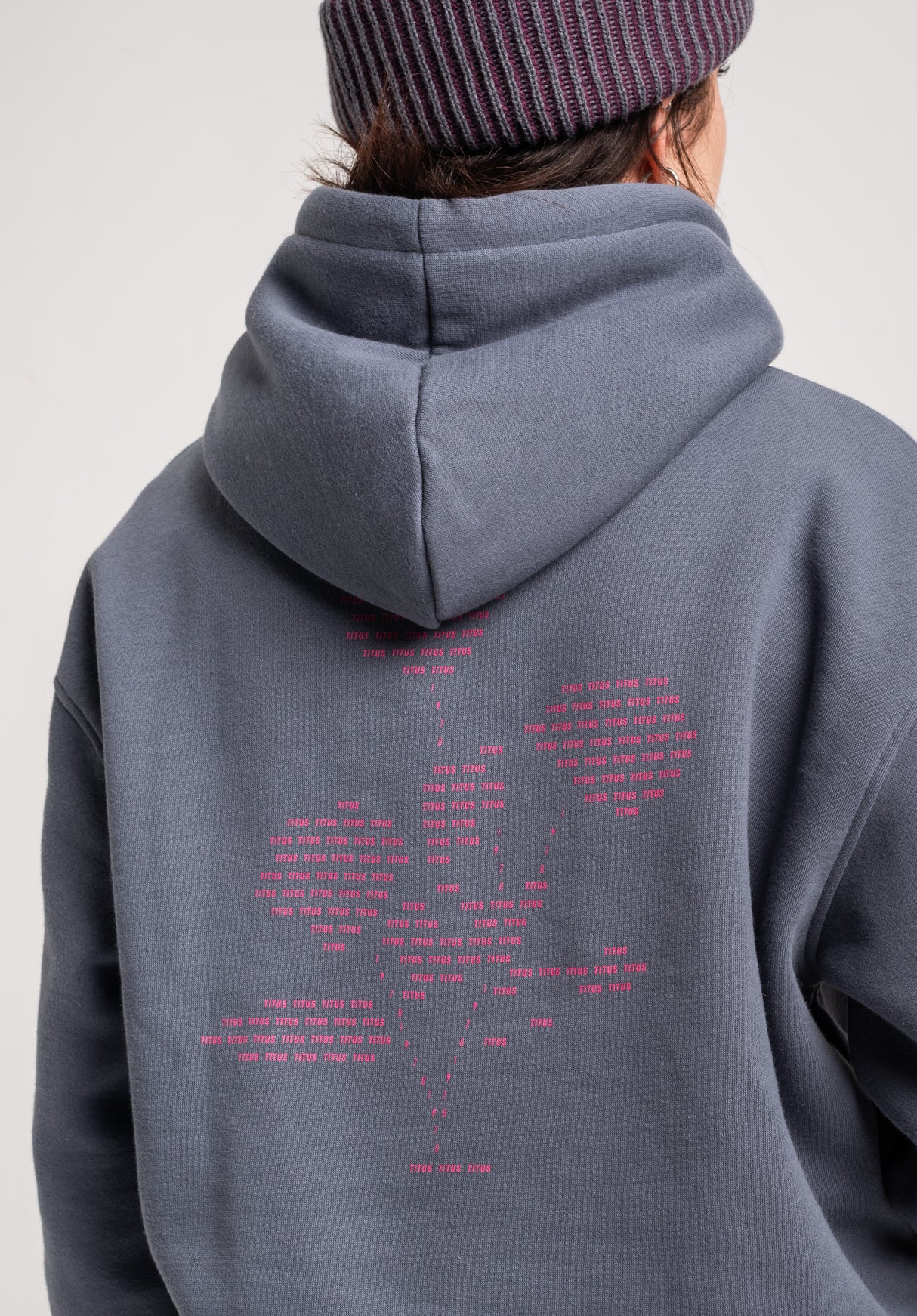 TITUS Dilja Hoodie greyblue – Detailansicht 2