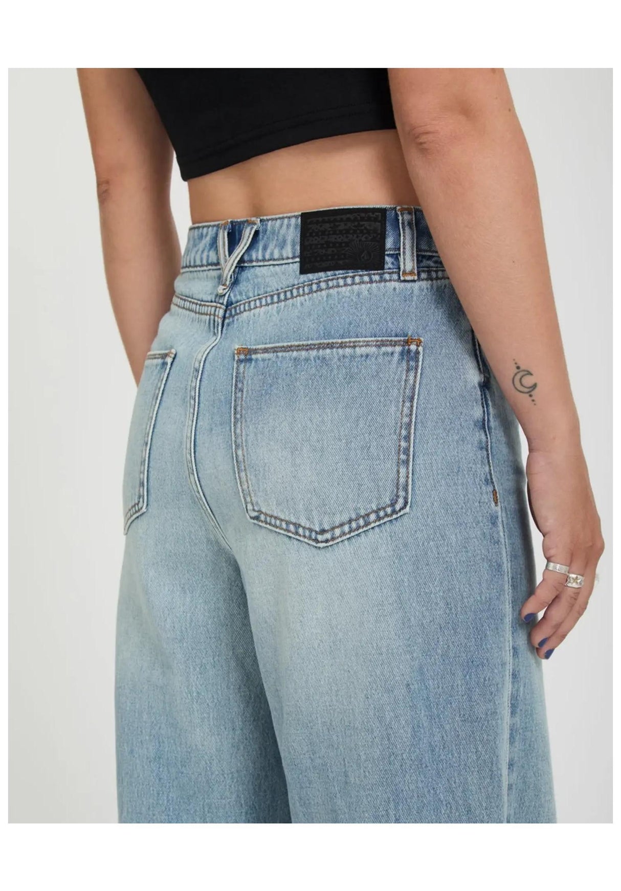 Volcom Stoned BF Hirise Jeans dustybluewash – Detailansicht 1
