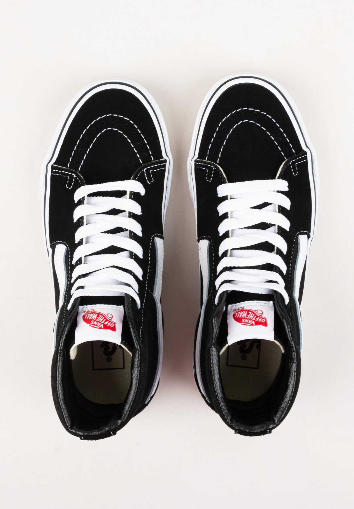 Sk8-Hi black-black-white Closeup2