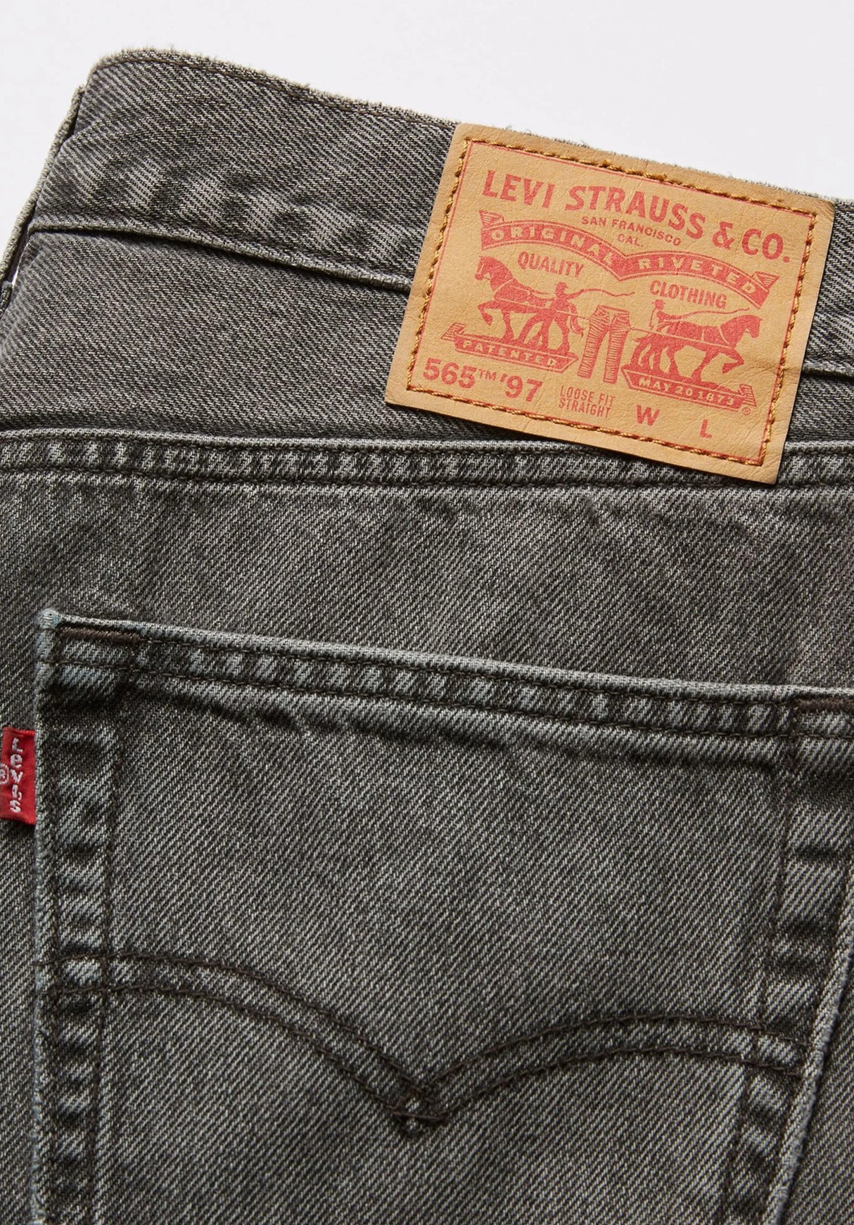 565 Loose Straight cheerstothat Closeup1