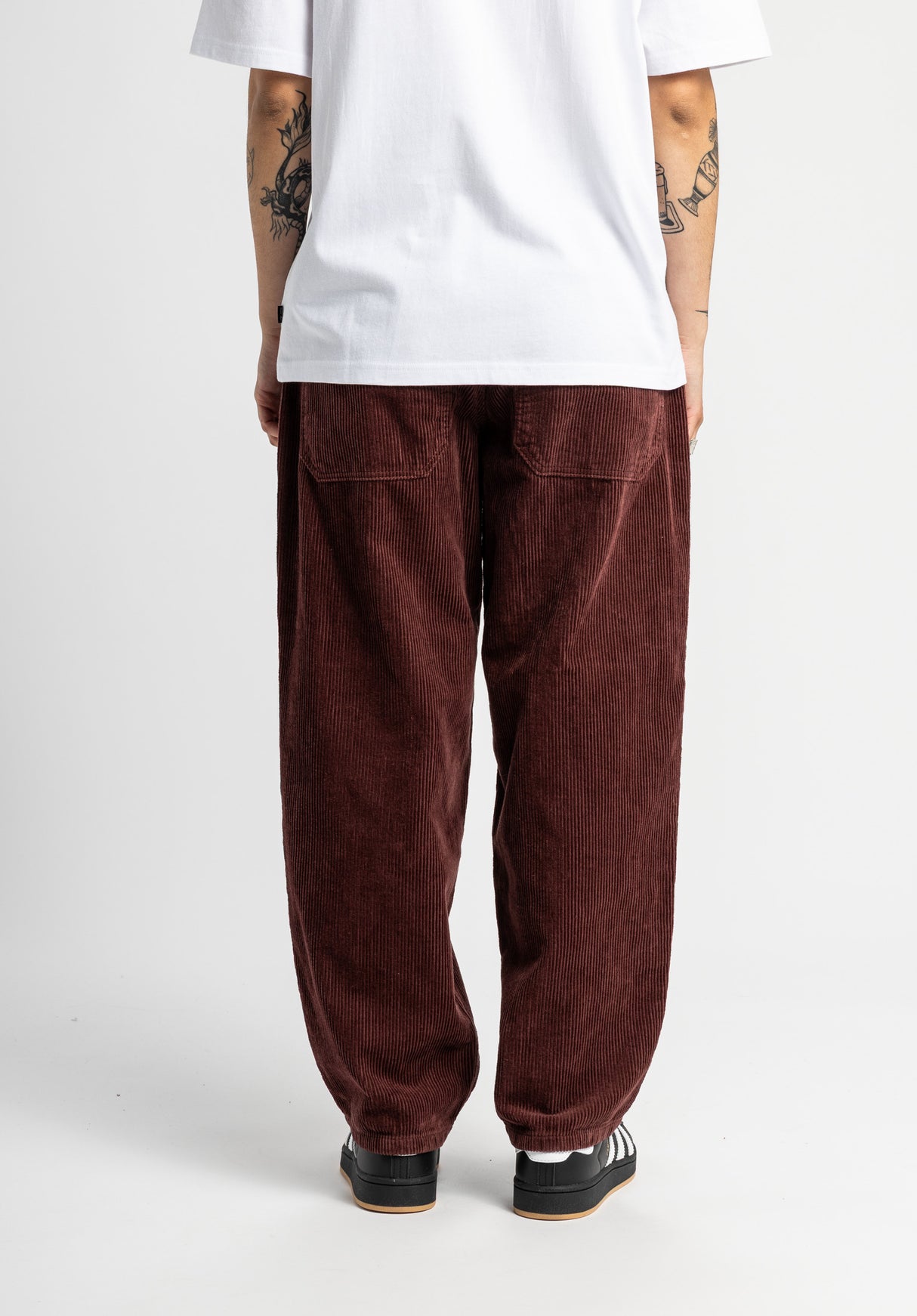 Alby-Baggy Cord darkcherry-cord Closeup1