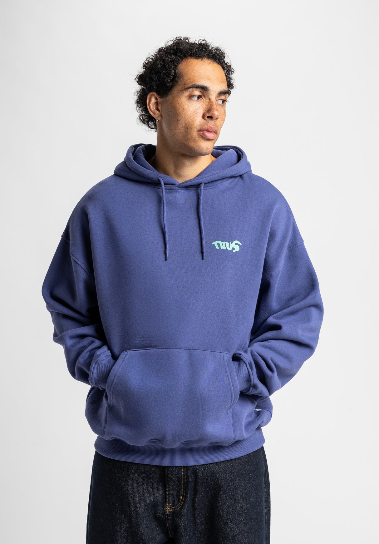 Crew future-blue Closeup1