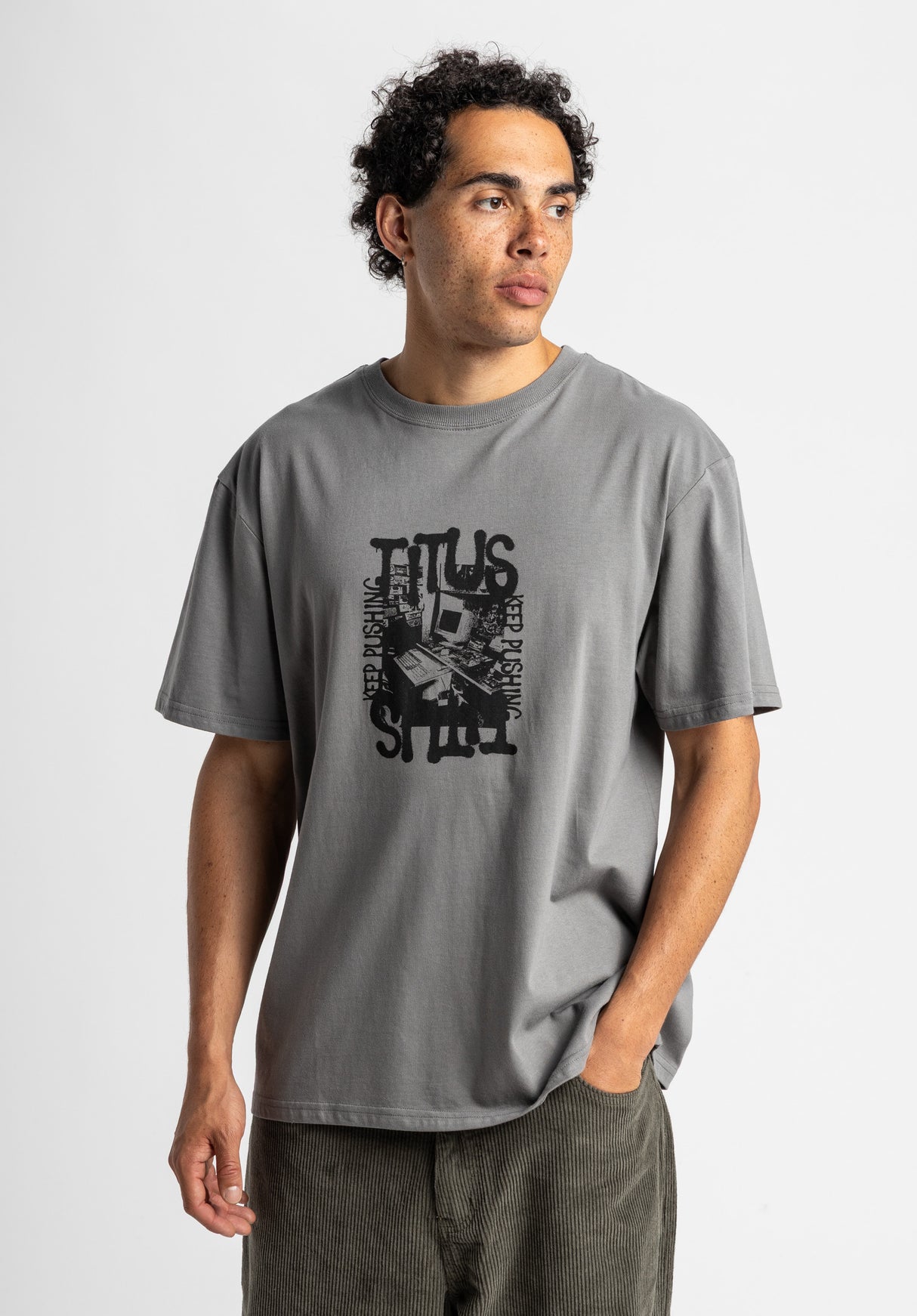 Josiah grey Rueckenansicht