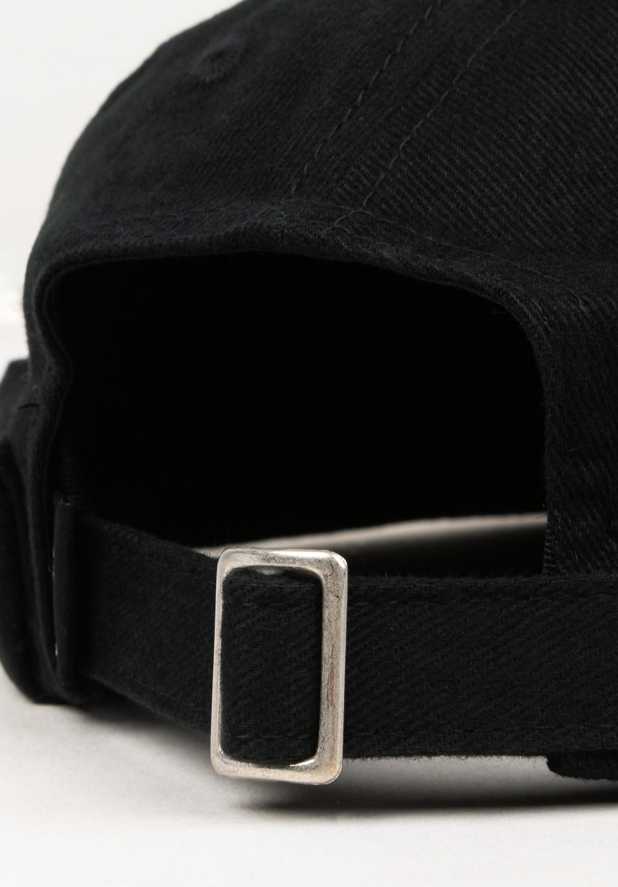 Docker Cap black Closeup1
