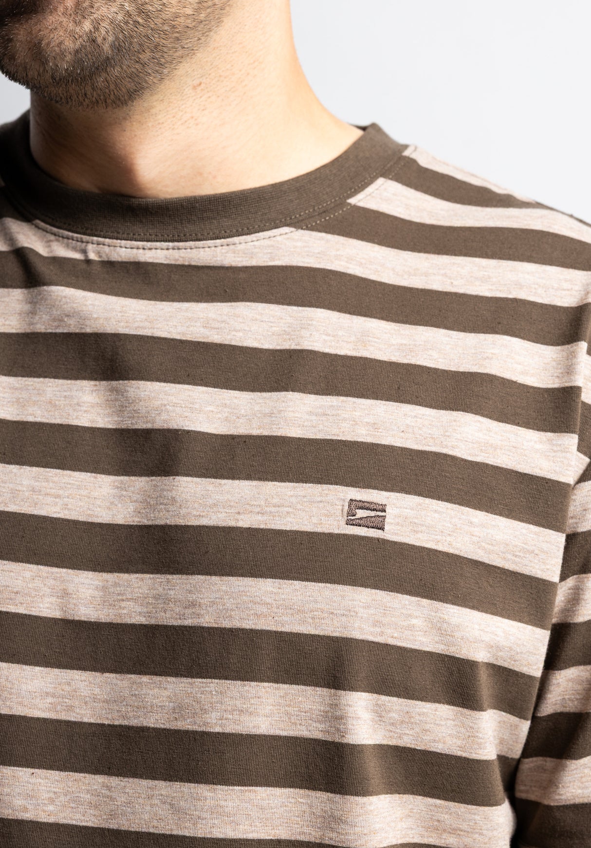 Aabel olive-beigemottled Closeup1