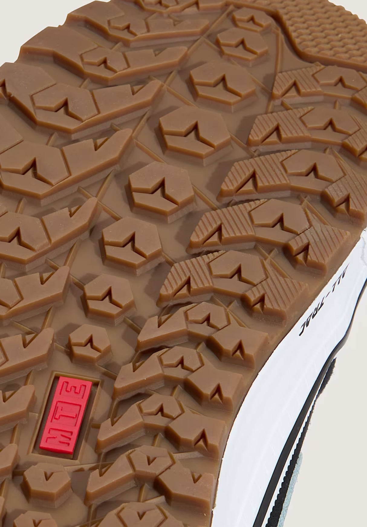 MTE Sk8-Hi Waterproof Insulated black-white Oberansicht