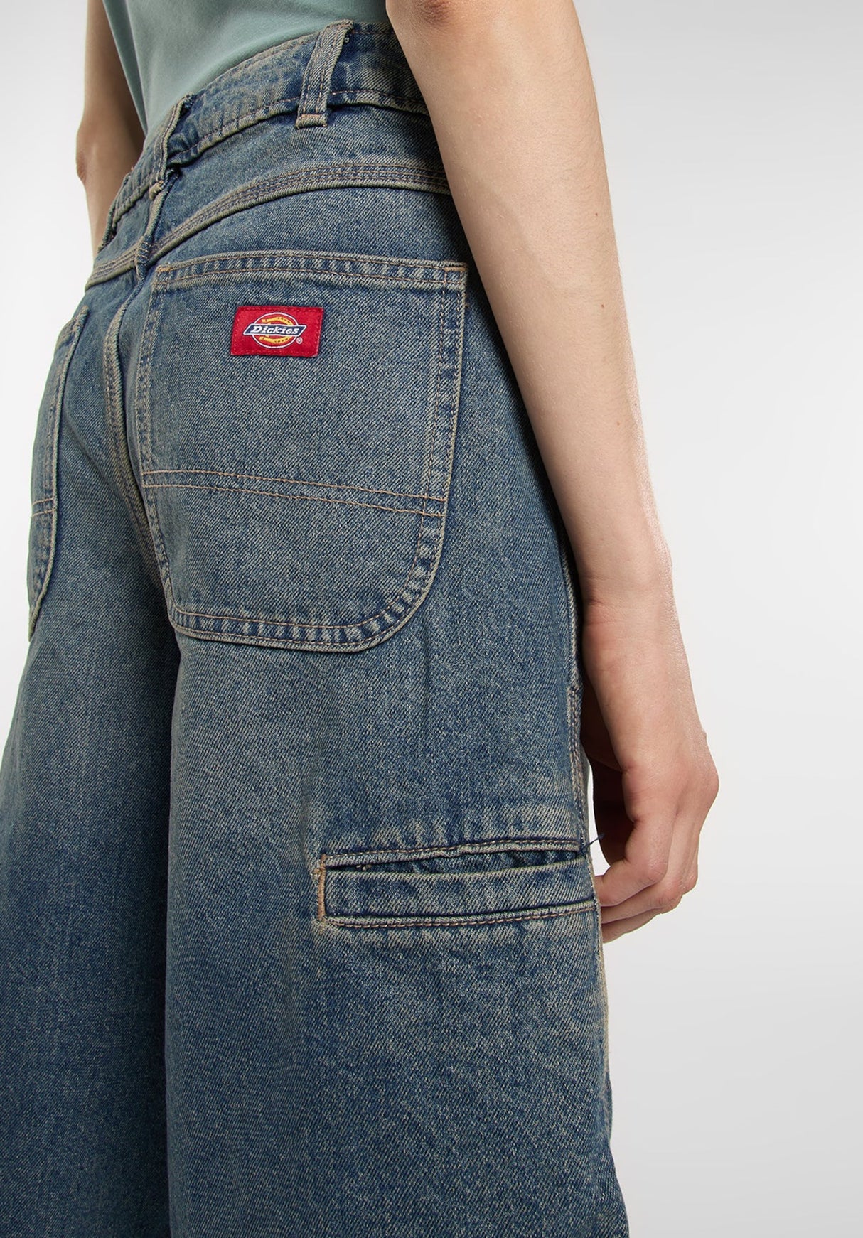 957 13 Inch Denim khakitintedblue Closeup1