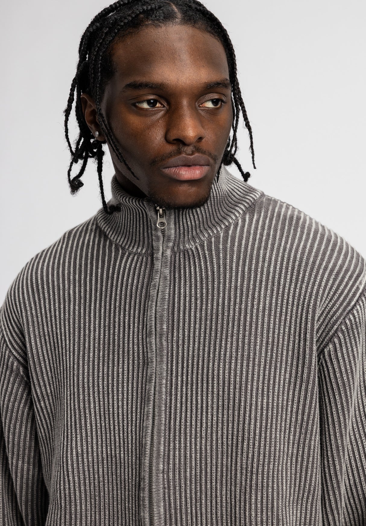 Matthew darkgrey Closeup2