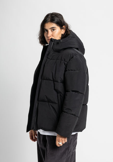 Anissa black Closeup2