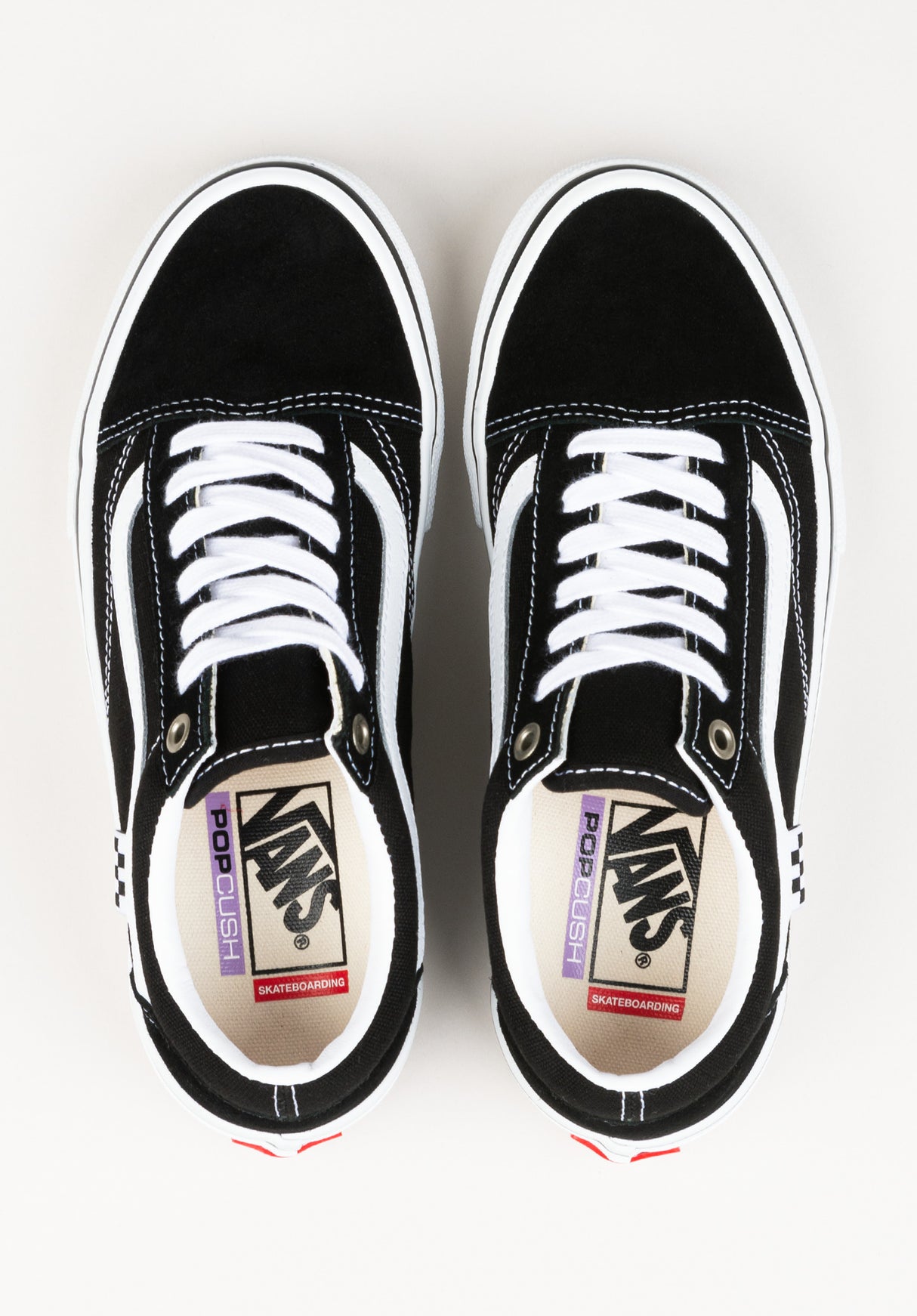 Old Skool SKATE black-white Closeup2