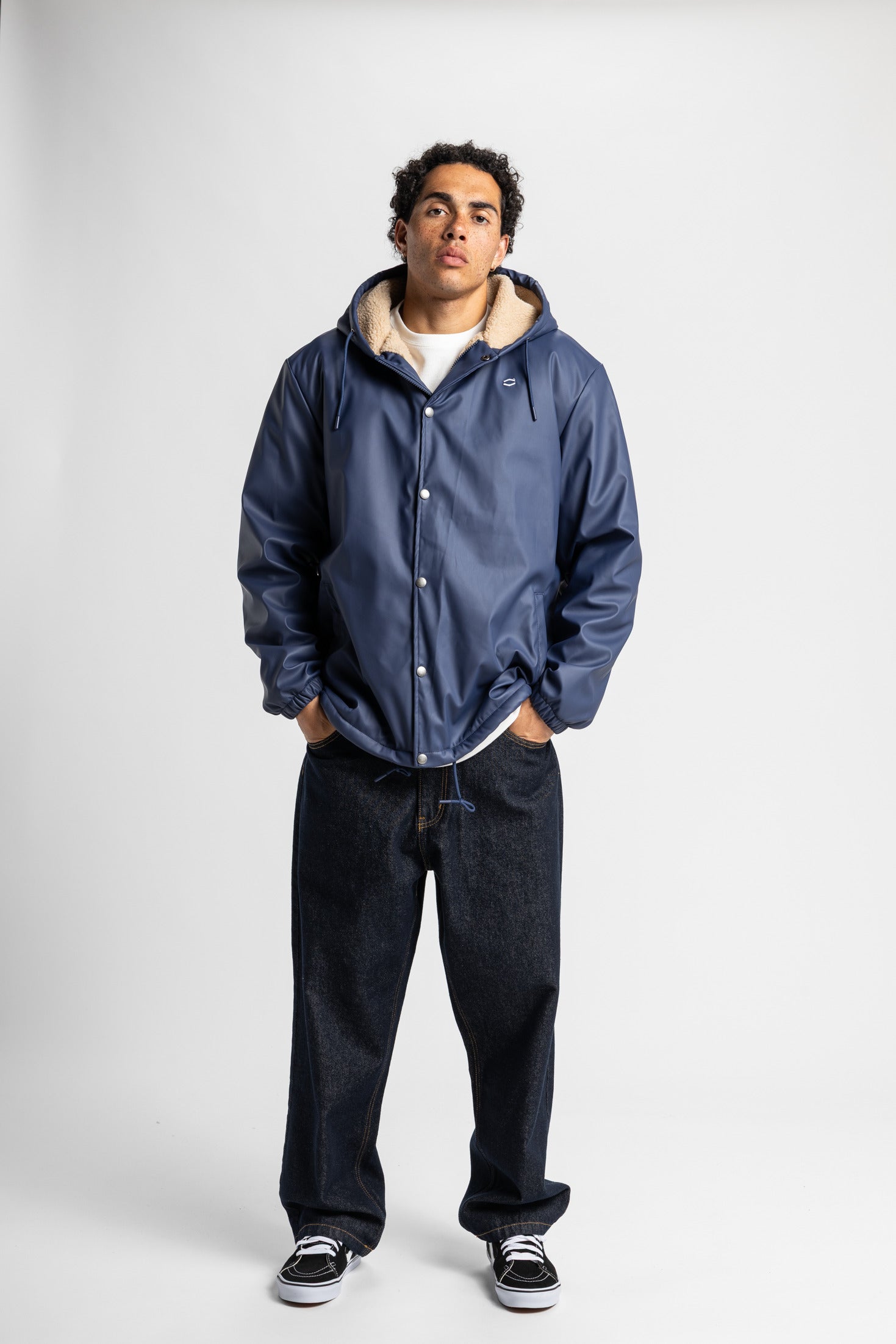 Henry navy Closeup2 Zoom Image