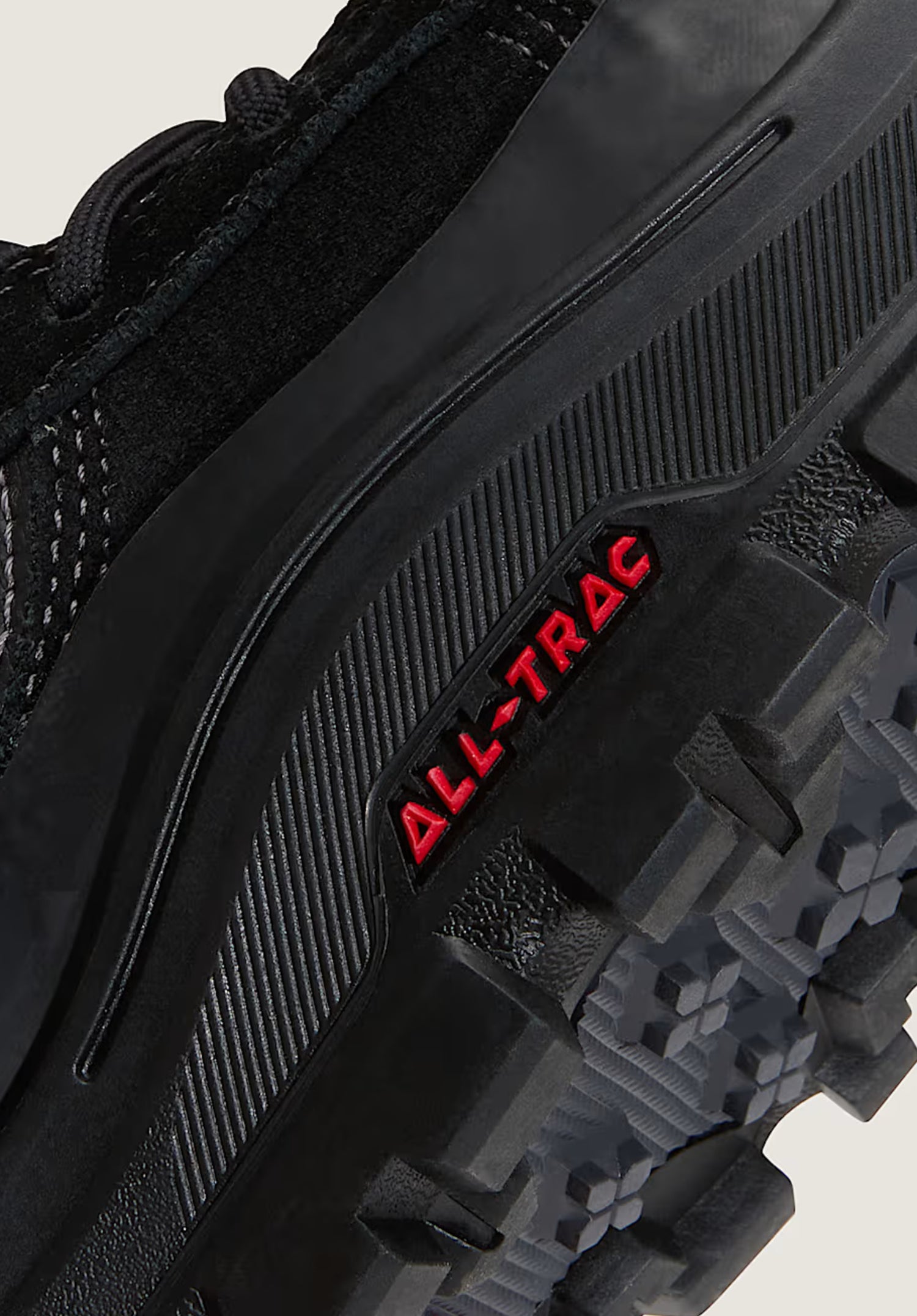 MTE Sk8-Hi Gore-Tex Insulated black-black Closeup2 Zoom Image