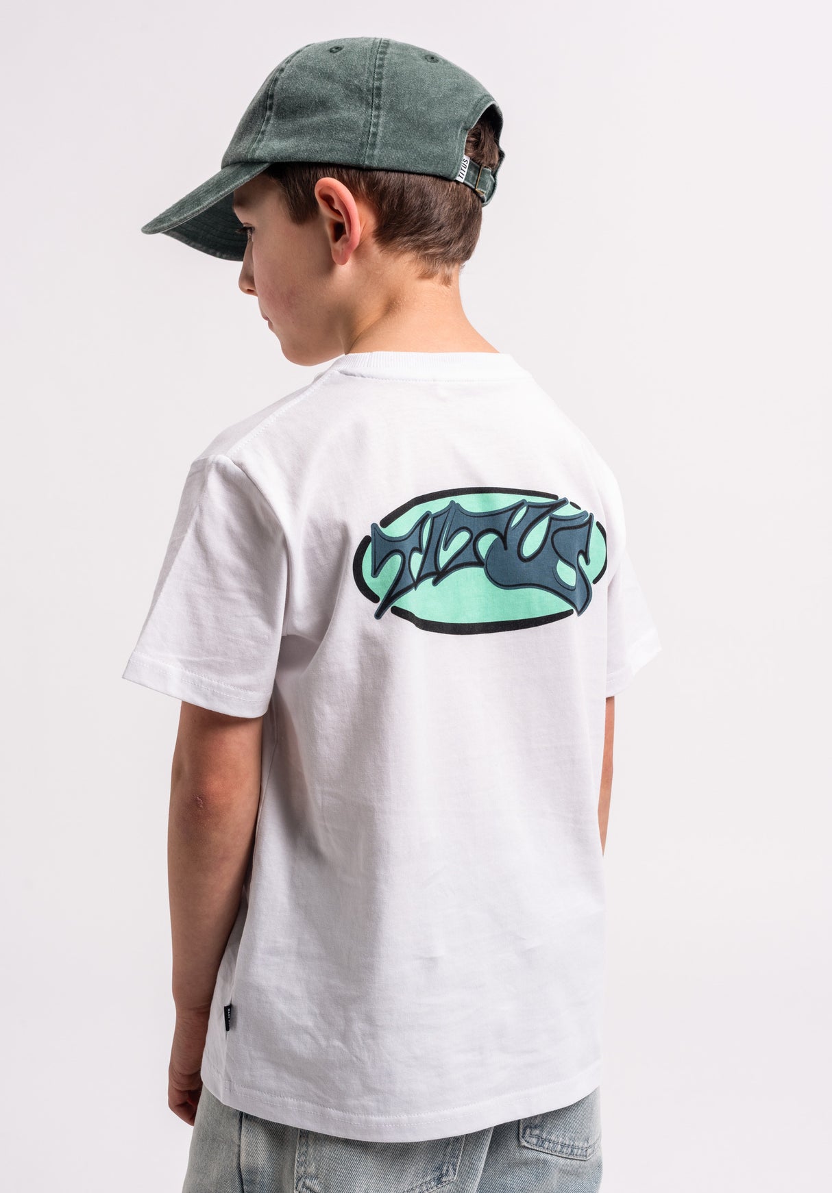 Night Logo Kids white Rueckenansicht