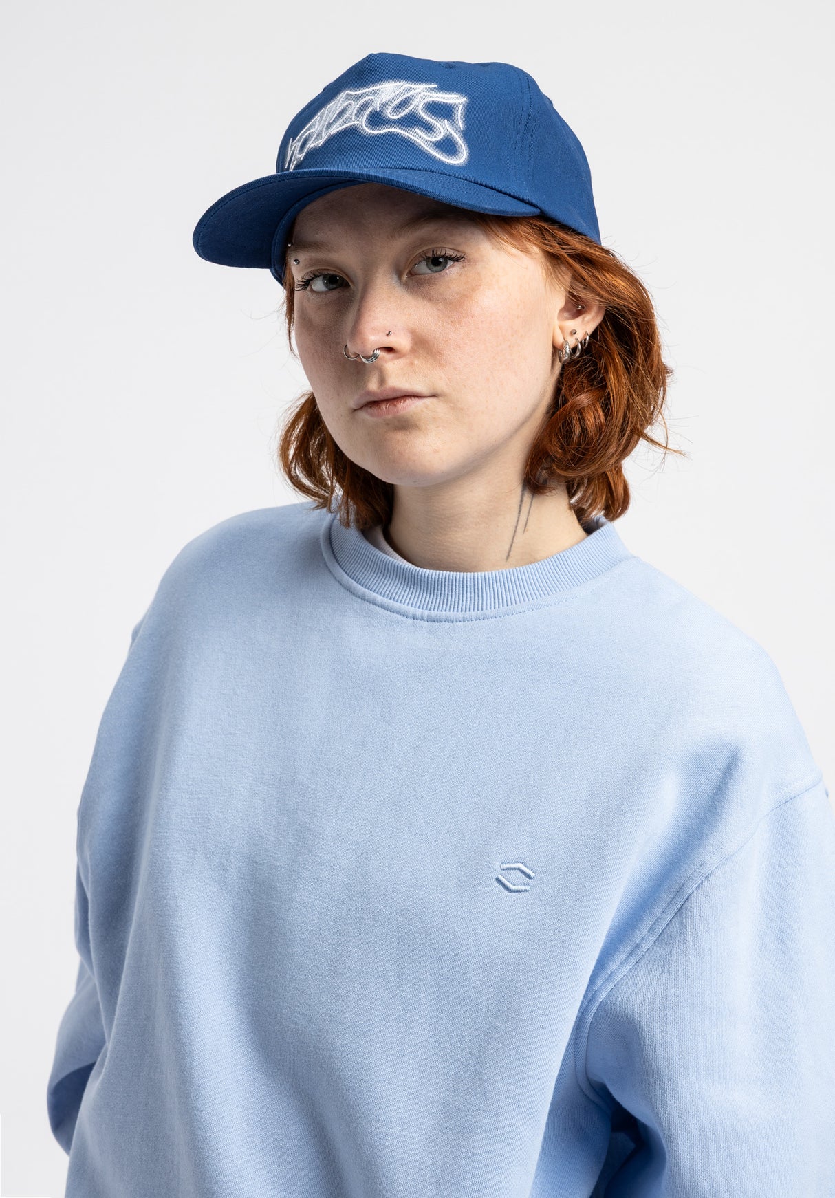 W HXGN Crew heavenblue Closeup1