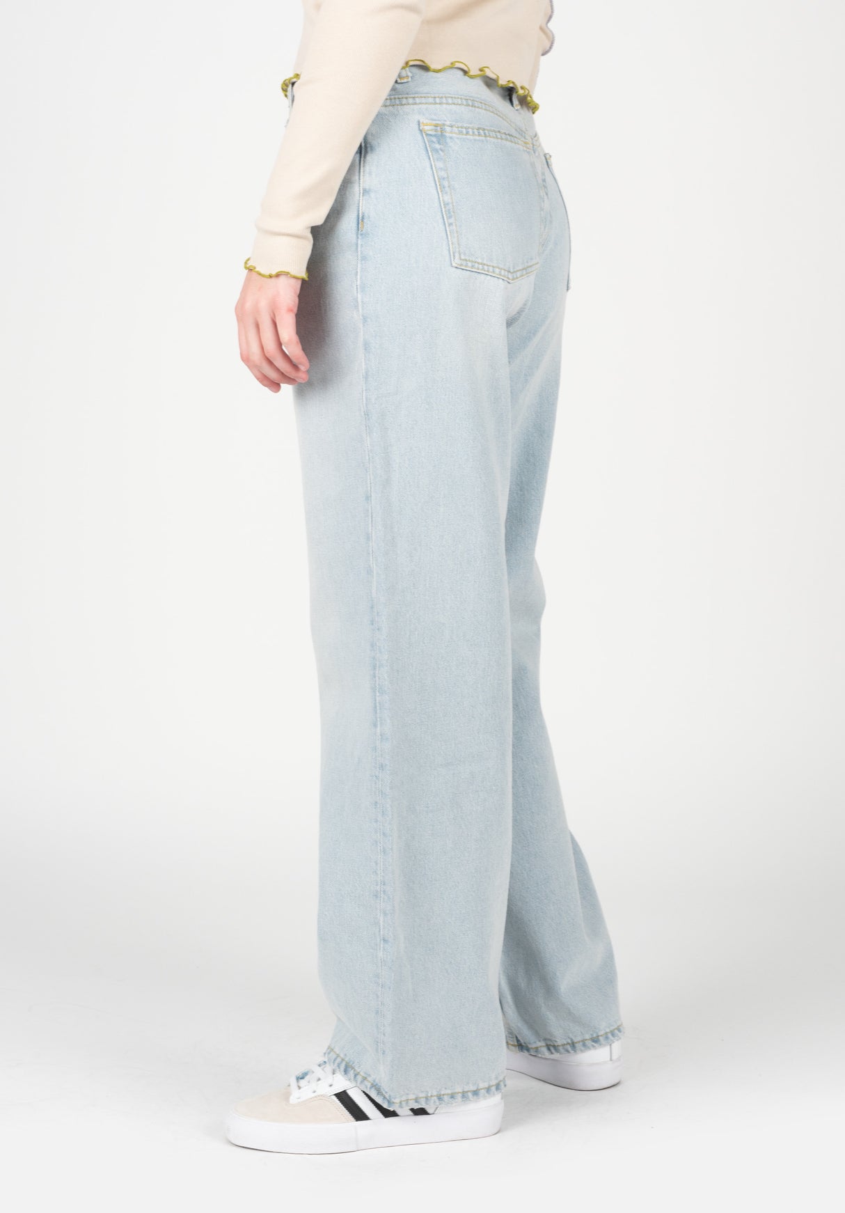 Hill canyonpaleworn Rueckenansicht