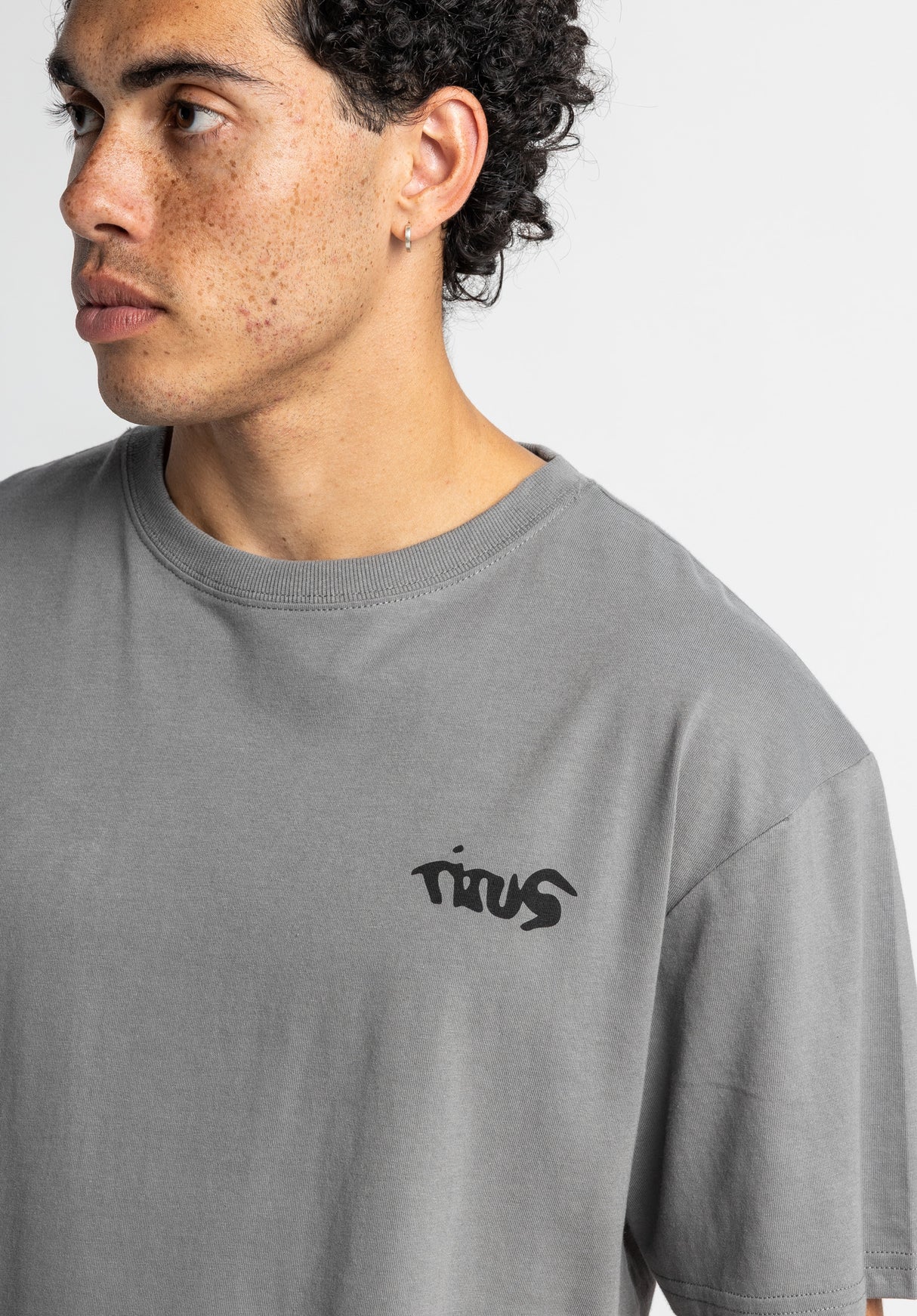 Carter grey Closeup1