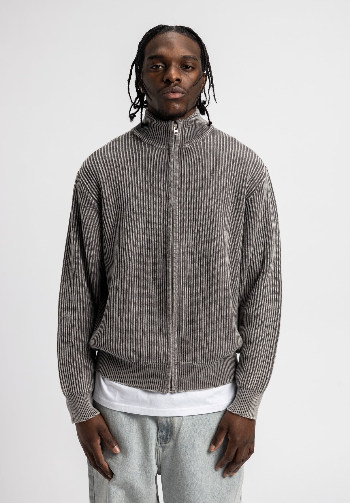 Matthew darkgrey Closeup1