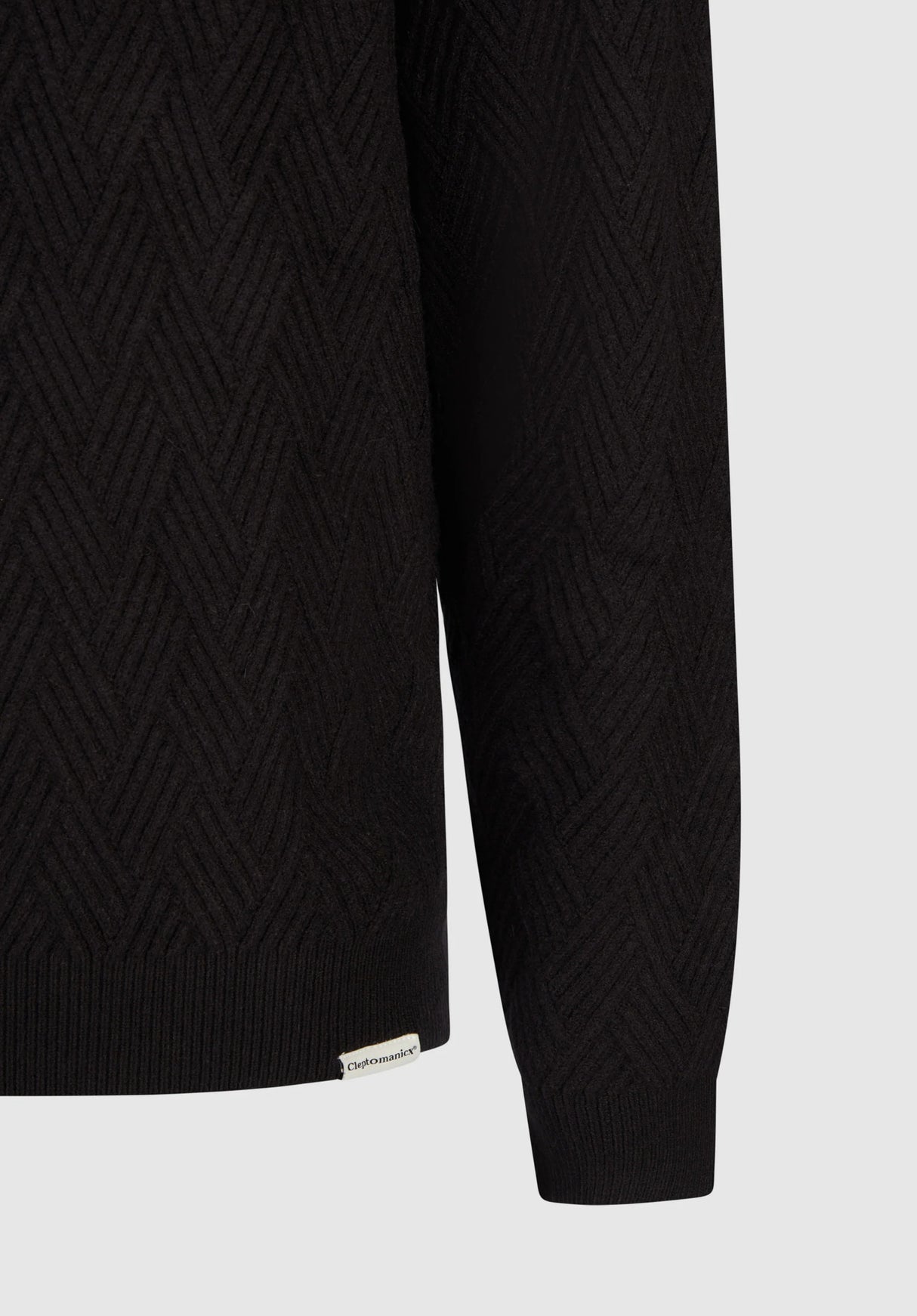 Criss Cross black Closeup1