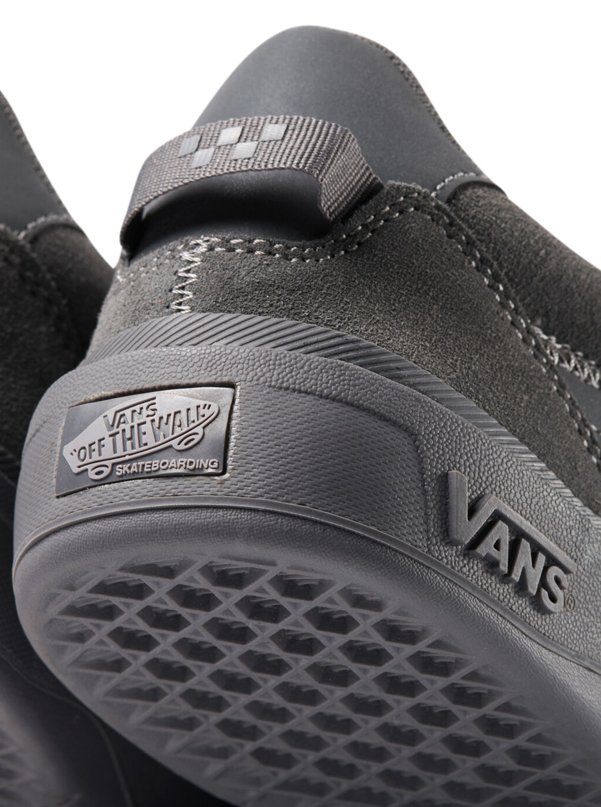 Skate 2 Wayvee atibagray Closeup2