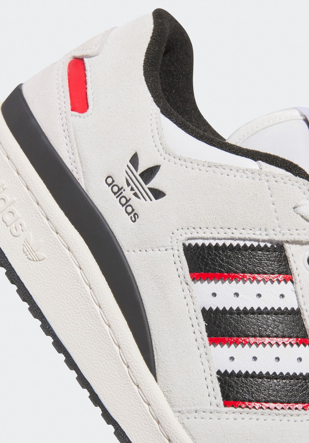 Forum 84 Low ADV crystalwhite-coreblack-betterscarlet Oberansicht