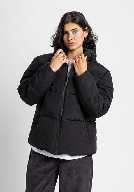 Anissa black Closeup1