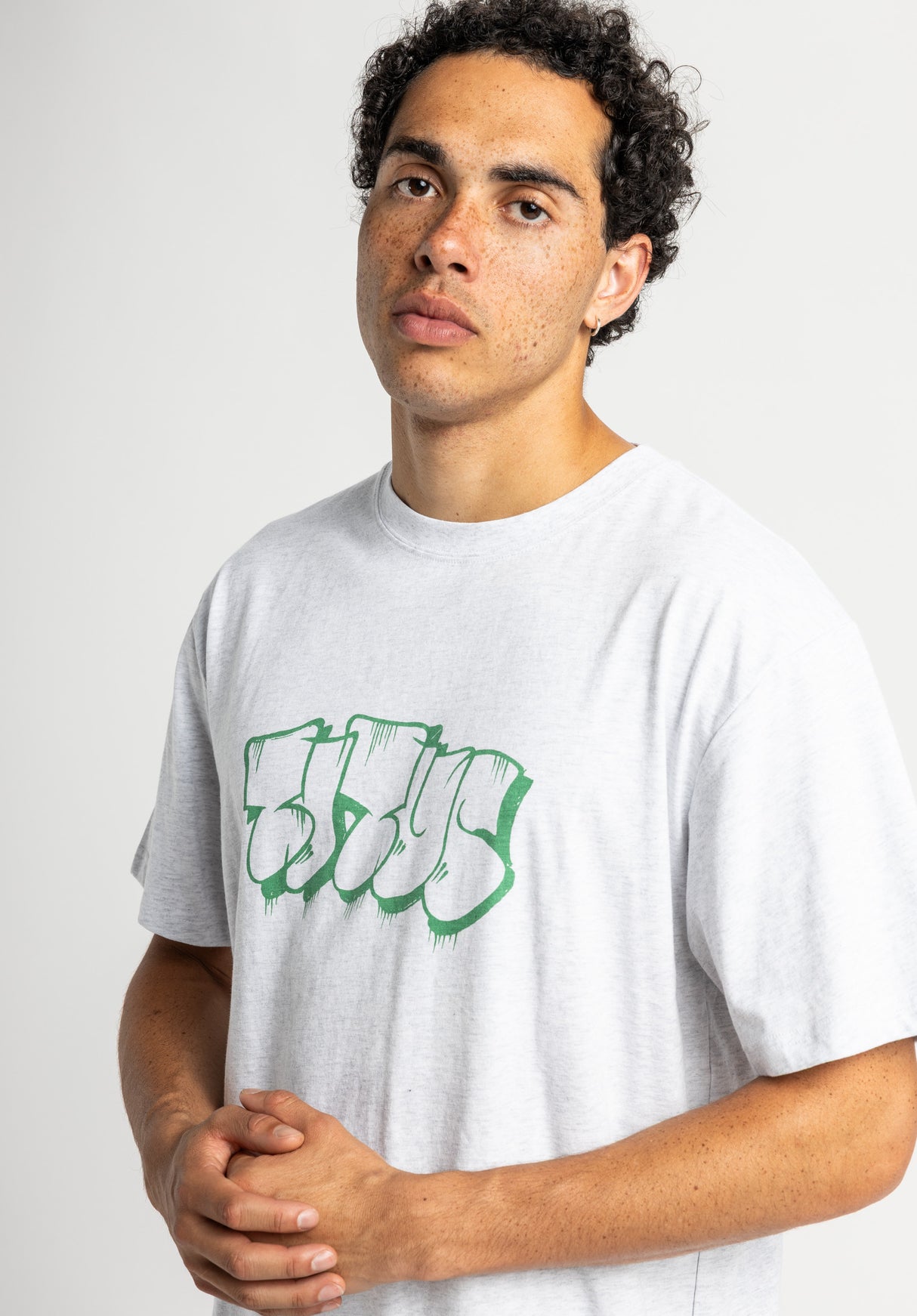 Tagg lightheathergrey Closeup1