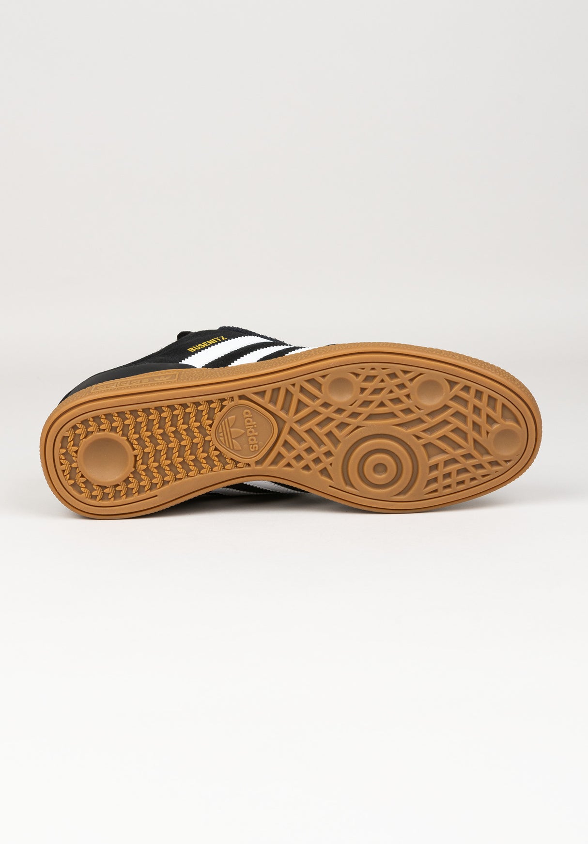 Busenitz Pro coreblack-white-gold Closeup1