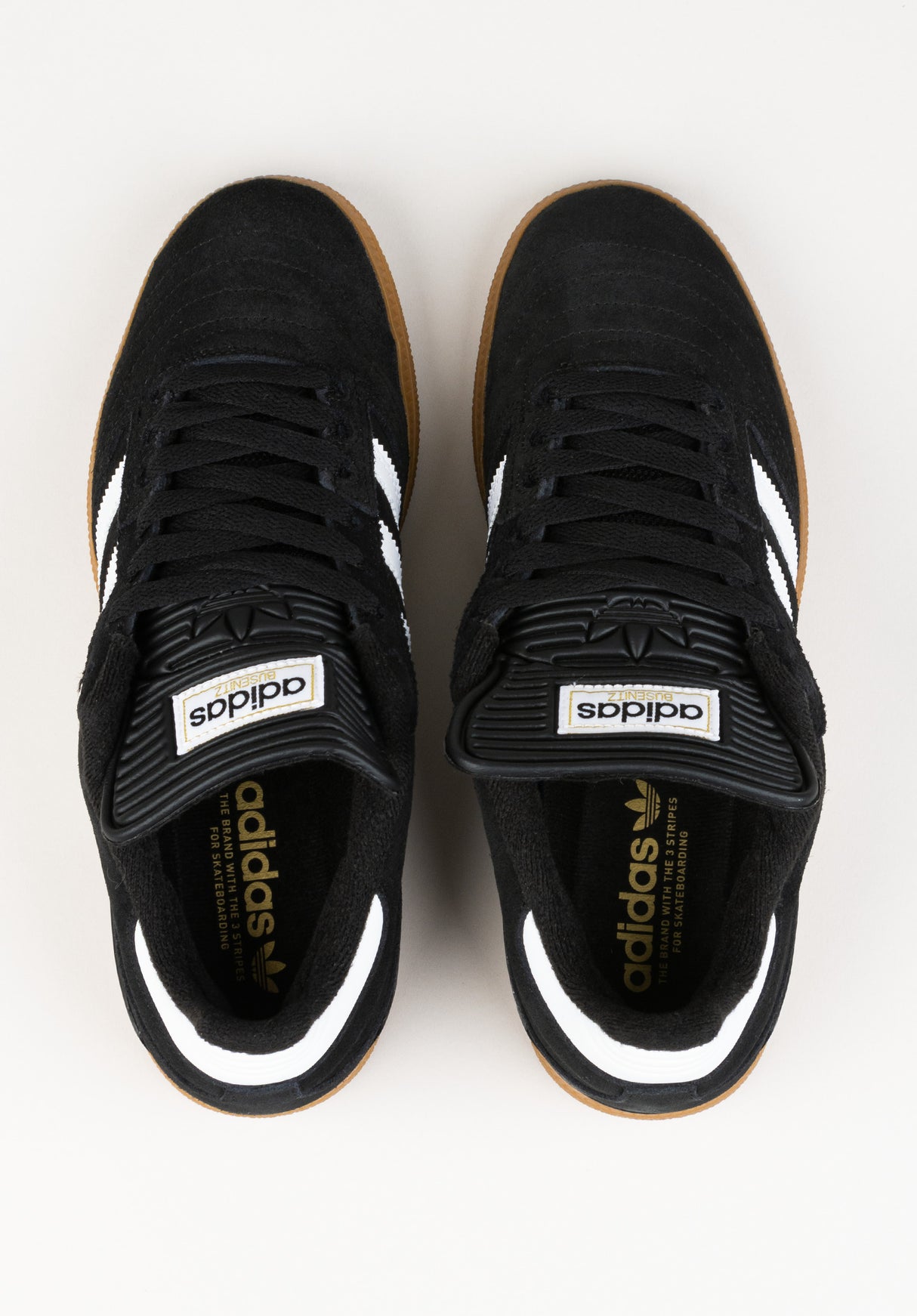 Busenitz Pro coreblack-white-gold Closeup2