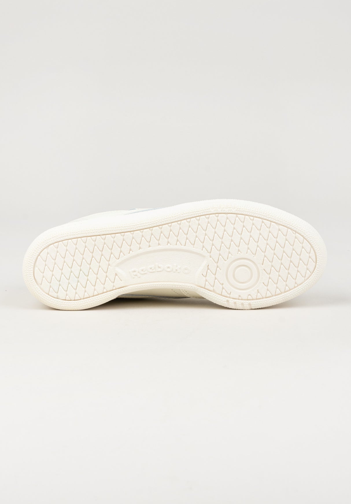 Club C 85 chalk-lightsage Closeup1