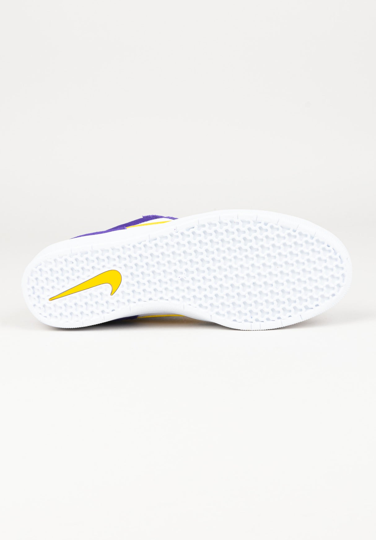 Force 58 courtpurple-amarillo-white-white Closeup1