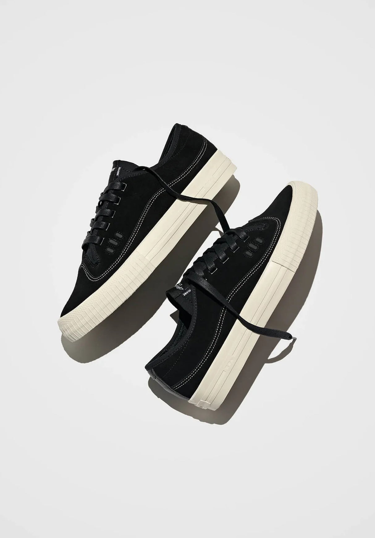 Gillette blacksuede Closeup2