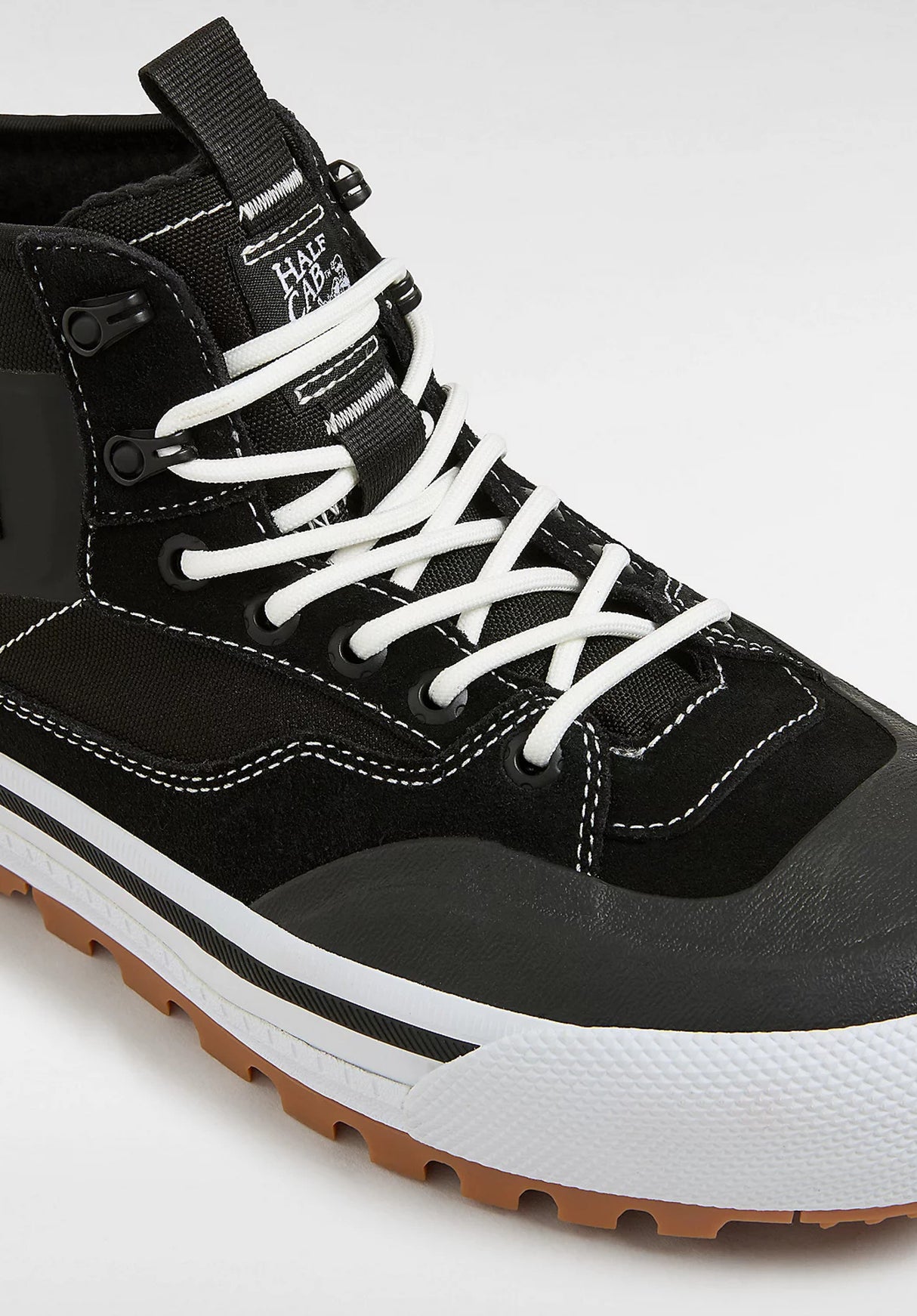 MTE Half Cab Gore-Tex black-white Closeup2