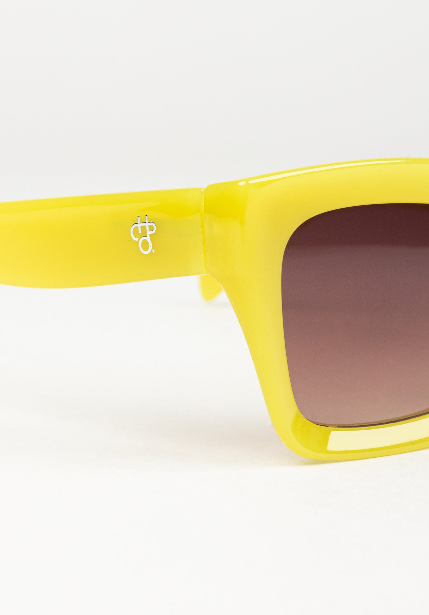 Anna lemon-brown Close-Up1 Zoom Image