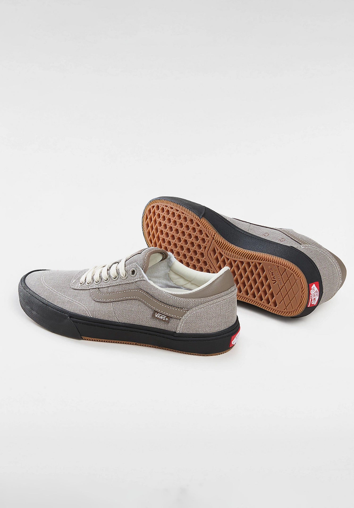 Skate Gilbert Crockett herringboneblack-walnut Closeup1 Zoom Image