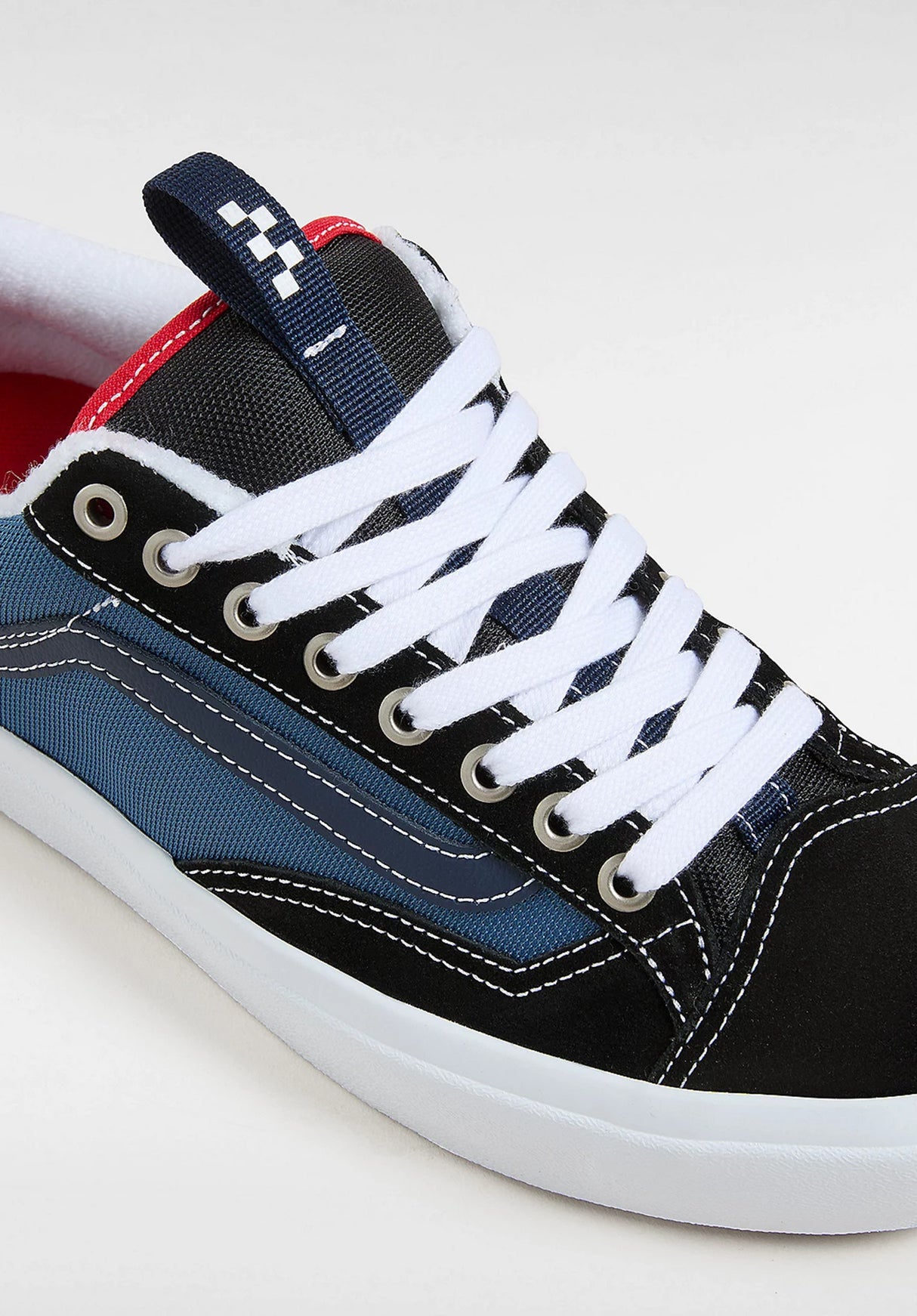 Skate Old Skool 36 + black-stvnavy Closeup2