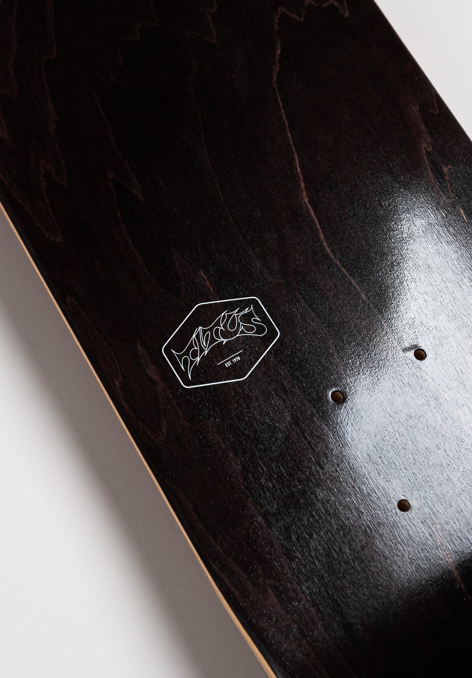 Small Logo VI black Closeup2 Zoom Image