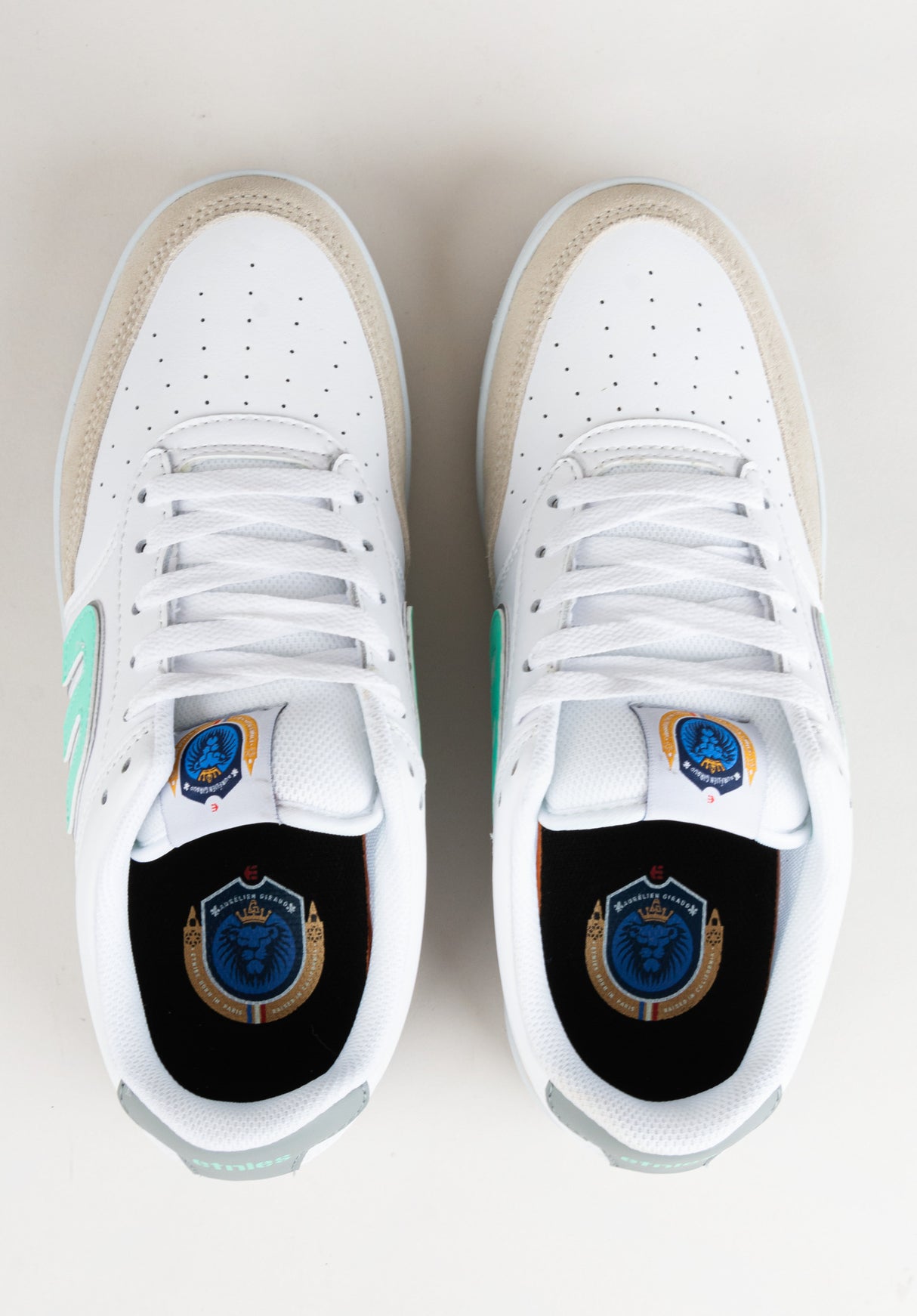 The Aurelien white-mint Closeup2