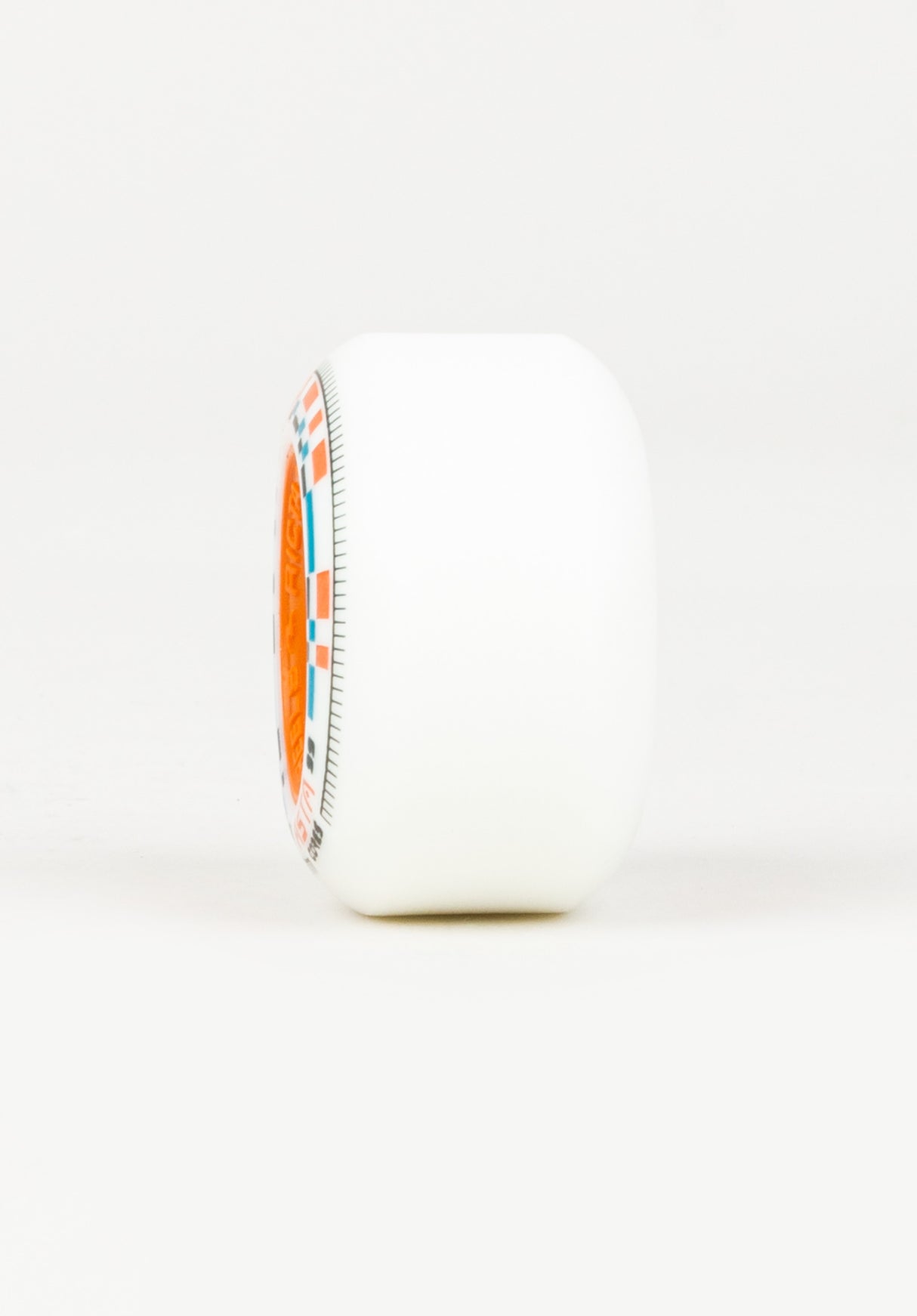 Asta Cores Round 99A white Close-Up1