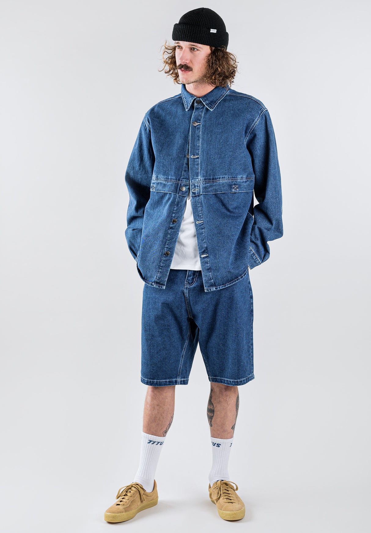 Boogy Short bluedenim Seitenansicht