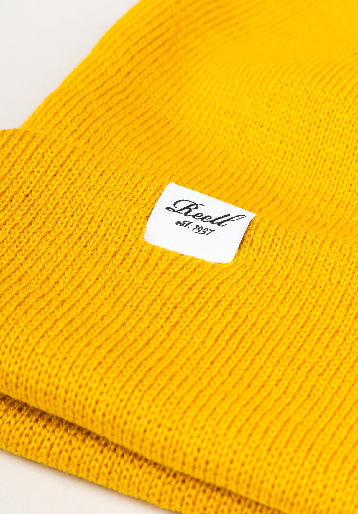 Beanie darkyellow Rückenansicht