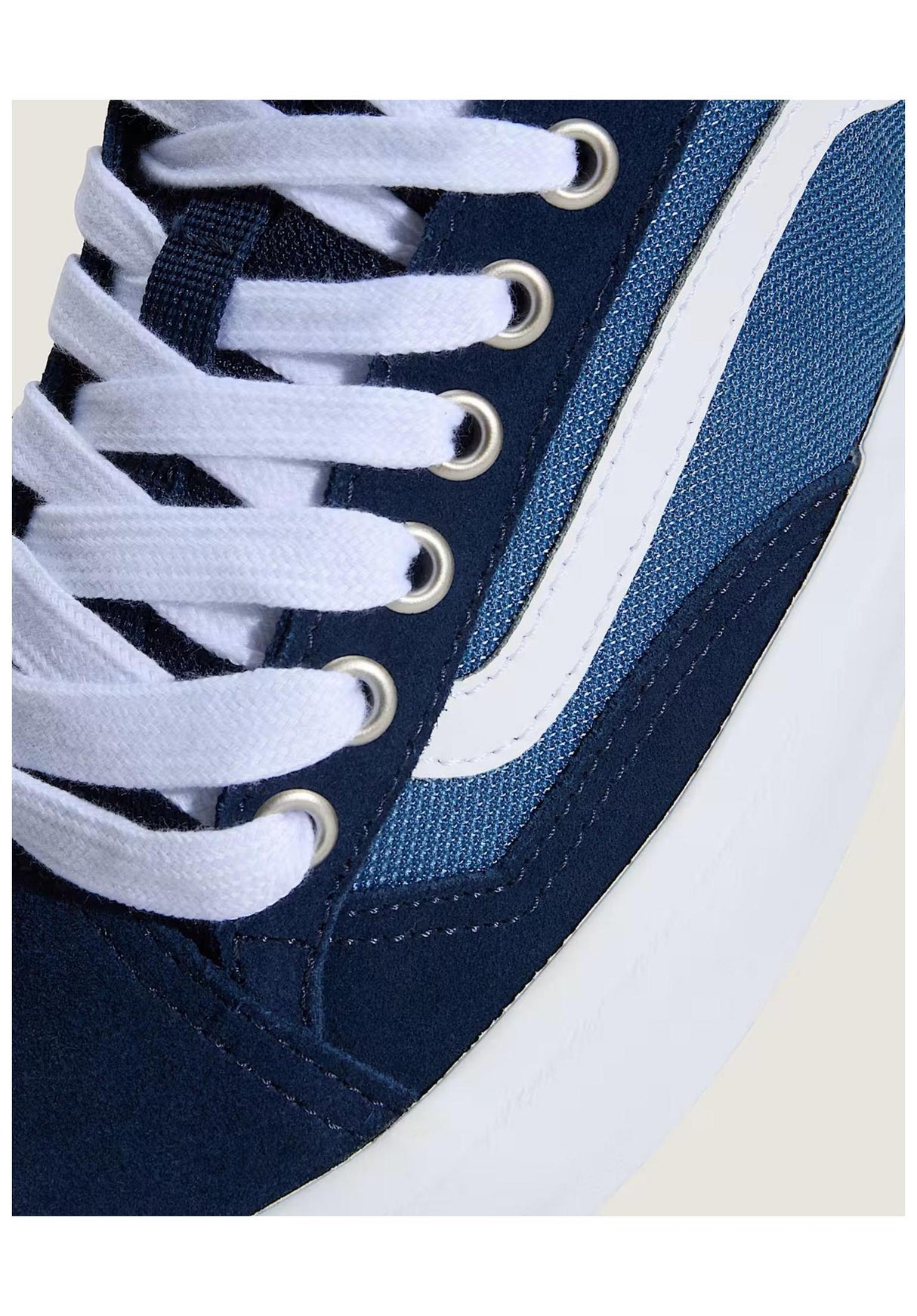 Skate Old Skool 36 + stvnavy-gum Oberansicht