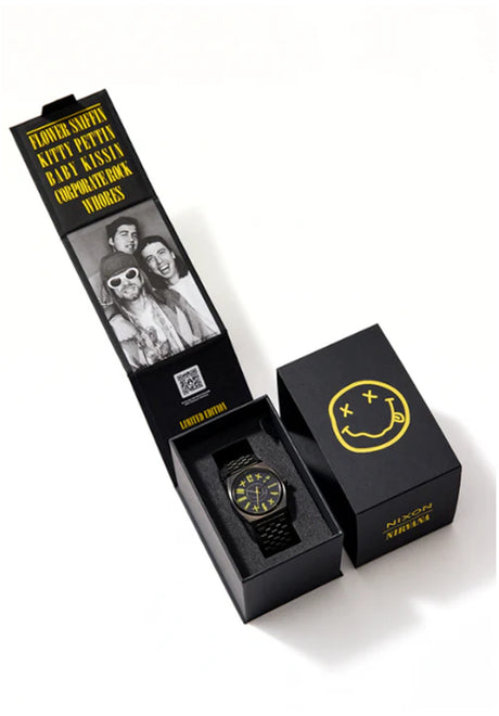 x Nirvana Time Teller black Closeup2