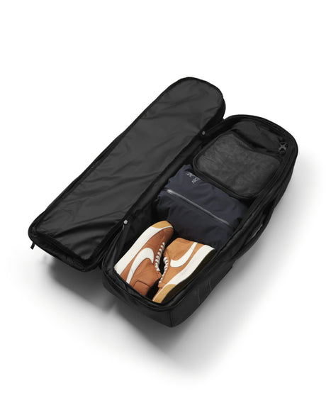 db Skateboarding Pro Travel Pack 65L Rucksack blackout – Unteransicht