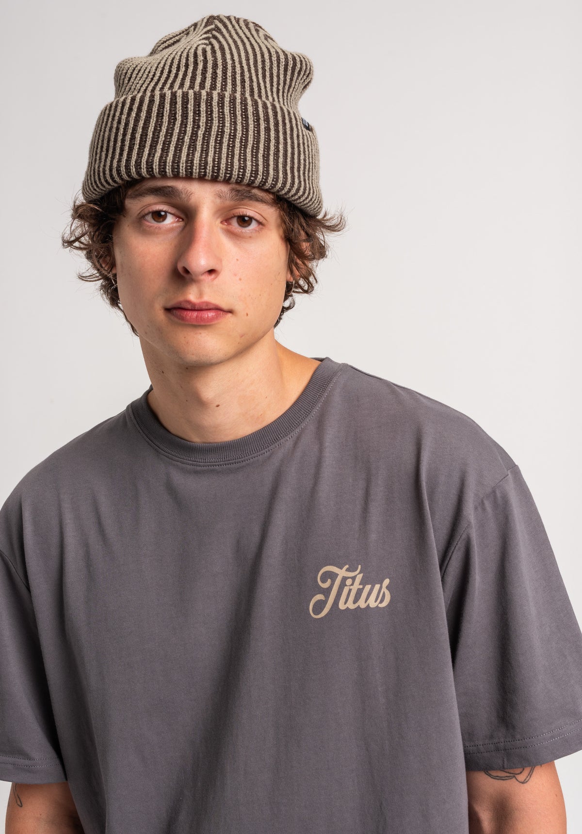 TITUS Nika T-Shirt greyblue – Detailansicht 2