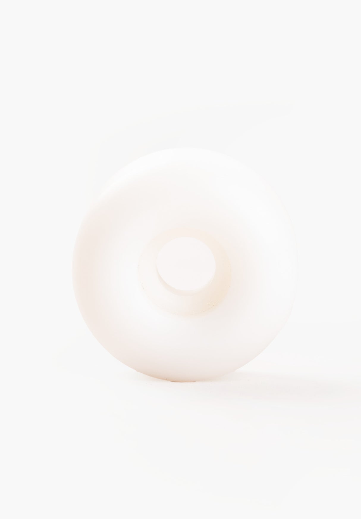 Leo Rambler Prime 99A white Closeup1