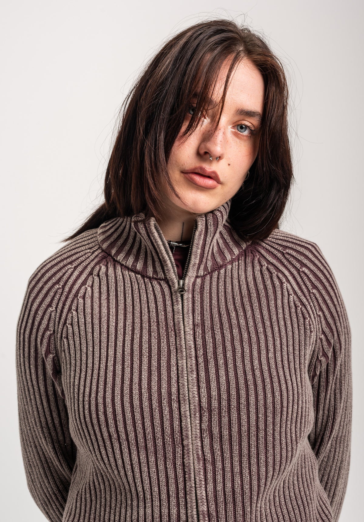 TITUS Bojana Strickjacke darkberry – Detailansicht 1