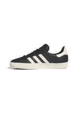 Gazelle ADV coreblack-creamwhite-gold Closeup1