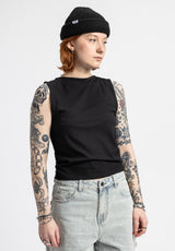 Zehli black Closeup1