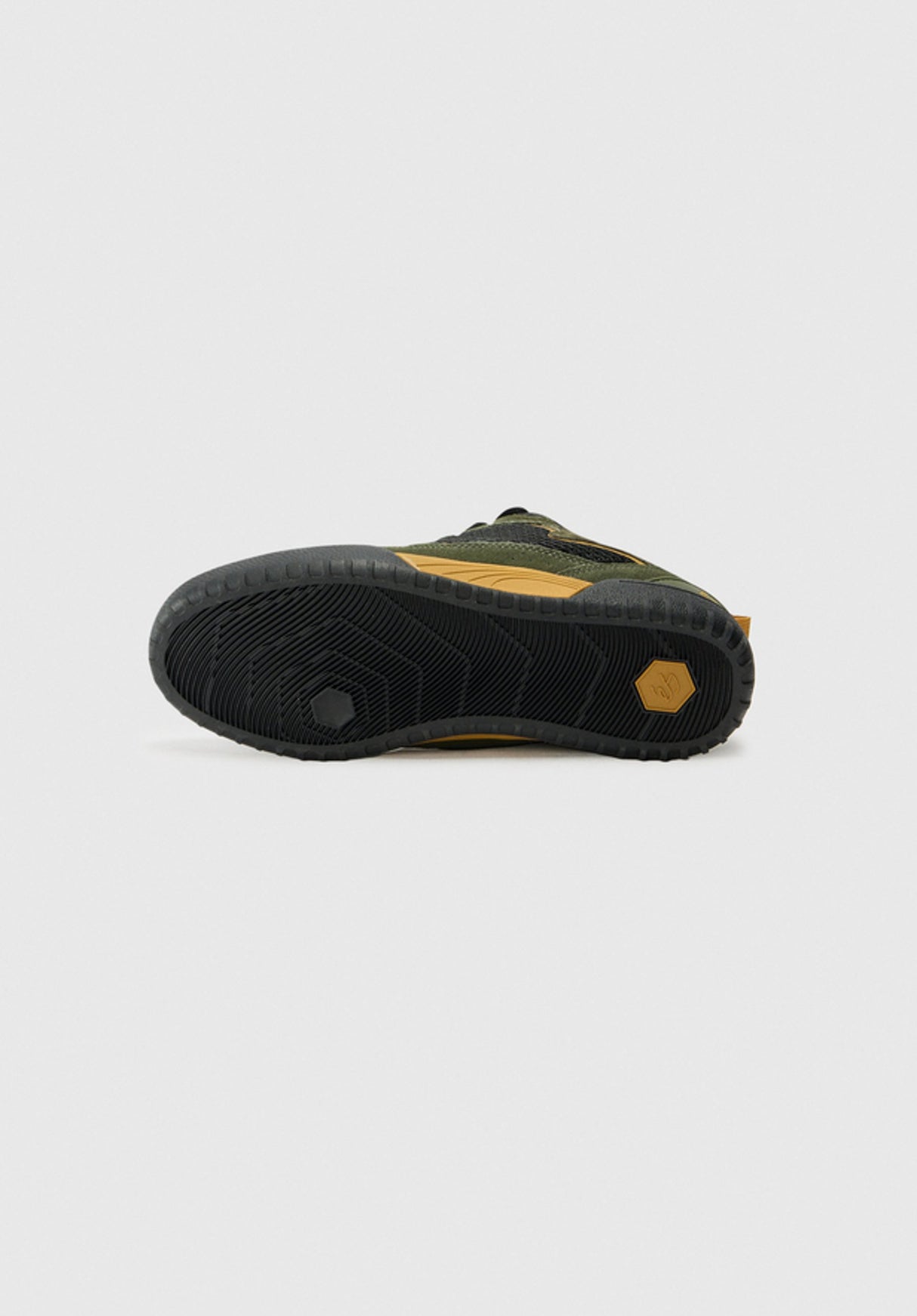 Quattro olive-black Oberansicht